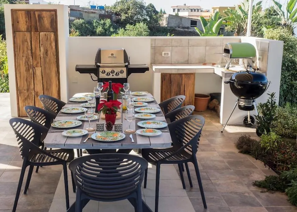 Casa Vina: A Spectacular Away From It All Holiday La Orotava 0*,  Spain